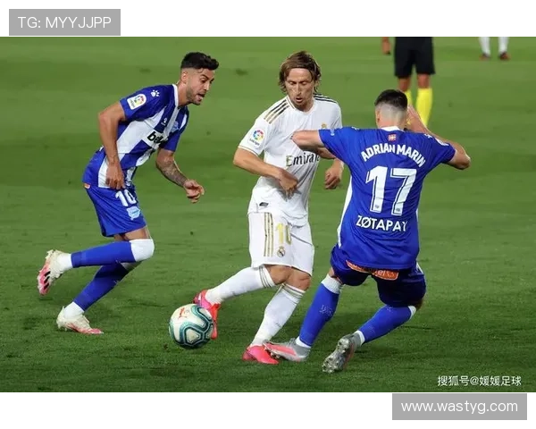 拉斯帕尔马斯全力备战新赛季主场首秀球队阵容焕然一新信心十足