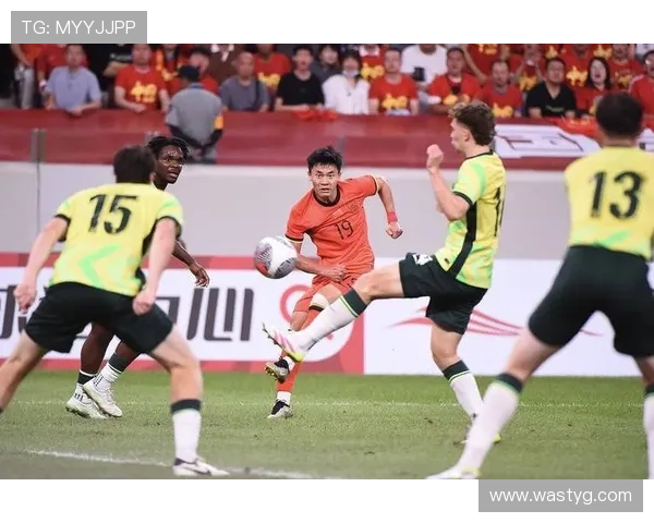 中国男篮力克澳大利亚晋级世界杯四强 展现强大团队实力与战术执行力 中国男篮力克澳大利亚晋级世界杯四强 展现强大团队实力与战术执行力