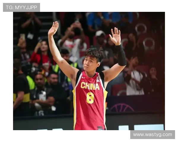 中国男篮力克韩国迎来亚洲杯四强之战，赵睿表现神勇助球队逆袭