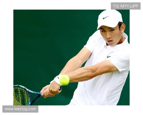 新星崛起！中国网球选手惊艳亮相温网赛场挑战世界顶级高手