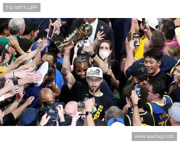 NBA新赛季开幕在即 球星们热身状态引发球迷热议