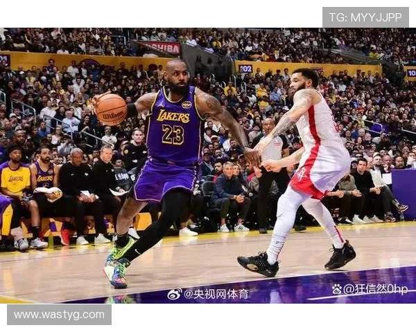 詹姆斯复出迎战勇士 湖人迎来关键时刻能否延续连胜势头